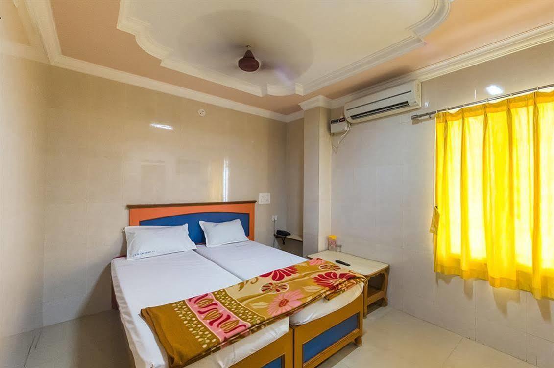 Kvr Deluxe Residency Villa Tirupati Exterior foto