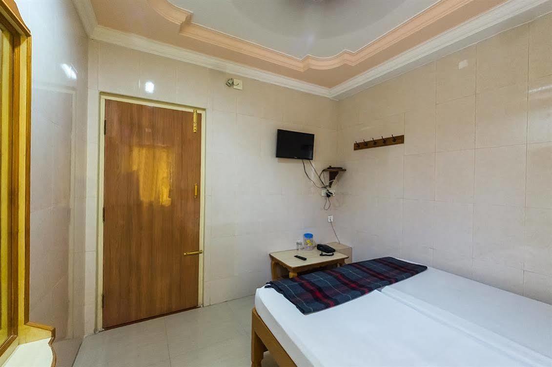 Kvr Deluxe Residency Villa Tirupati Exterior foto