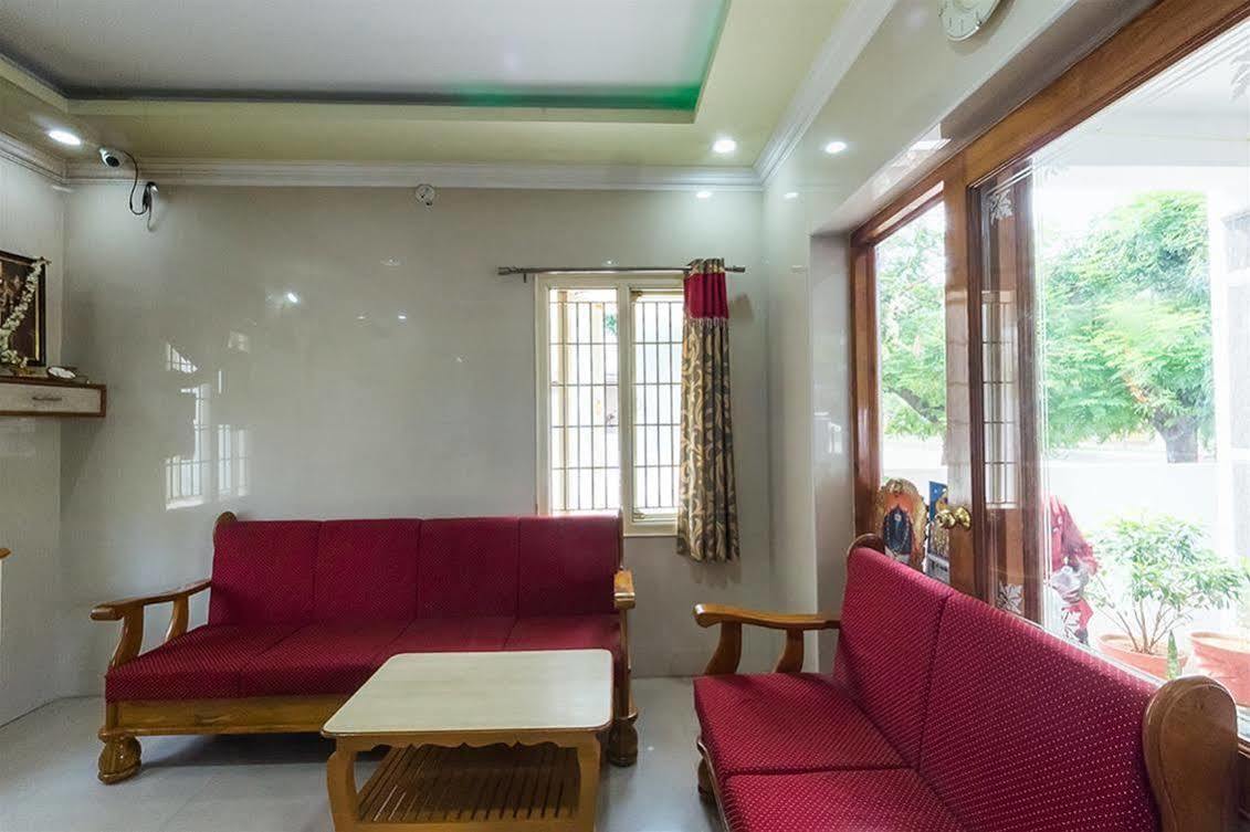Kvr Deluxe Residency Villa Tirupati Exterior foto